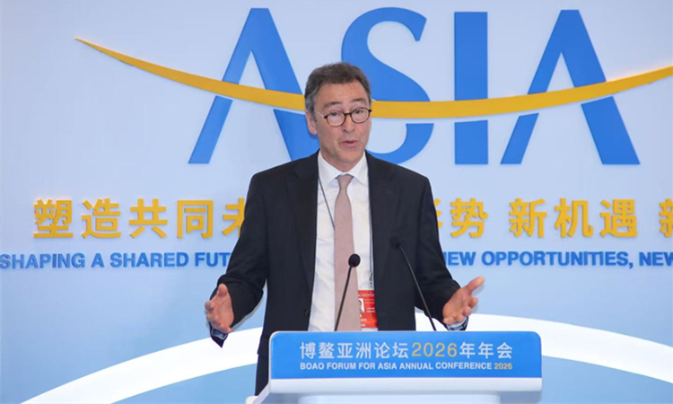 亨利·杜南人道主义对话中心执行主任韩达伟发表主旨演讲