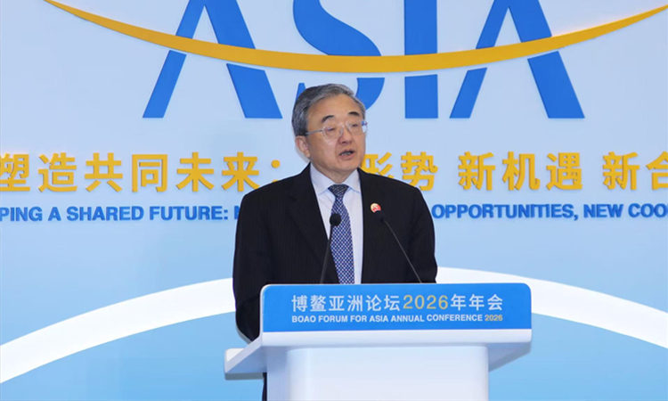 中国气候变化事务特使、联合国前副秘书长刘振民发表主旨演讲