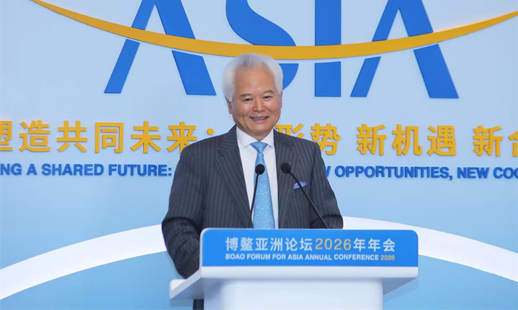 中国南海研究院学术委员会主席、华阳海洋研究中心理事长吴士存主持开门会