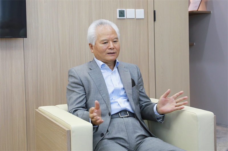 吴士存接受《朝日新闻》记者专访