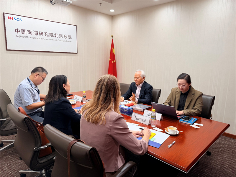 吴士存在京会见加拿大驻华使馆外交官
